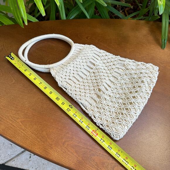 Vtg Macrame purse, boho bag, 1970s fashion, hippie bag, handmade, hoop handles - Picture 5 of 6